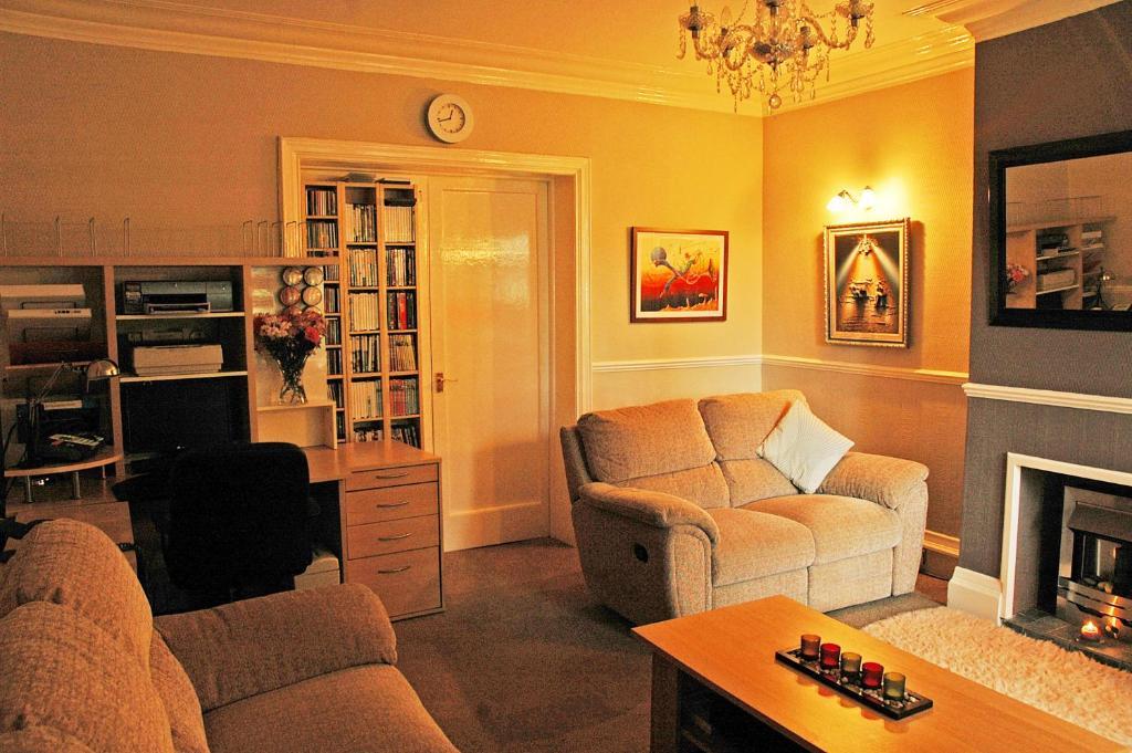 Pitreavie Guest House Дънфърмлин Екстериор снимка